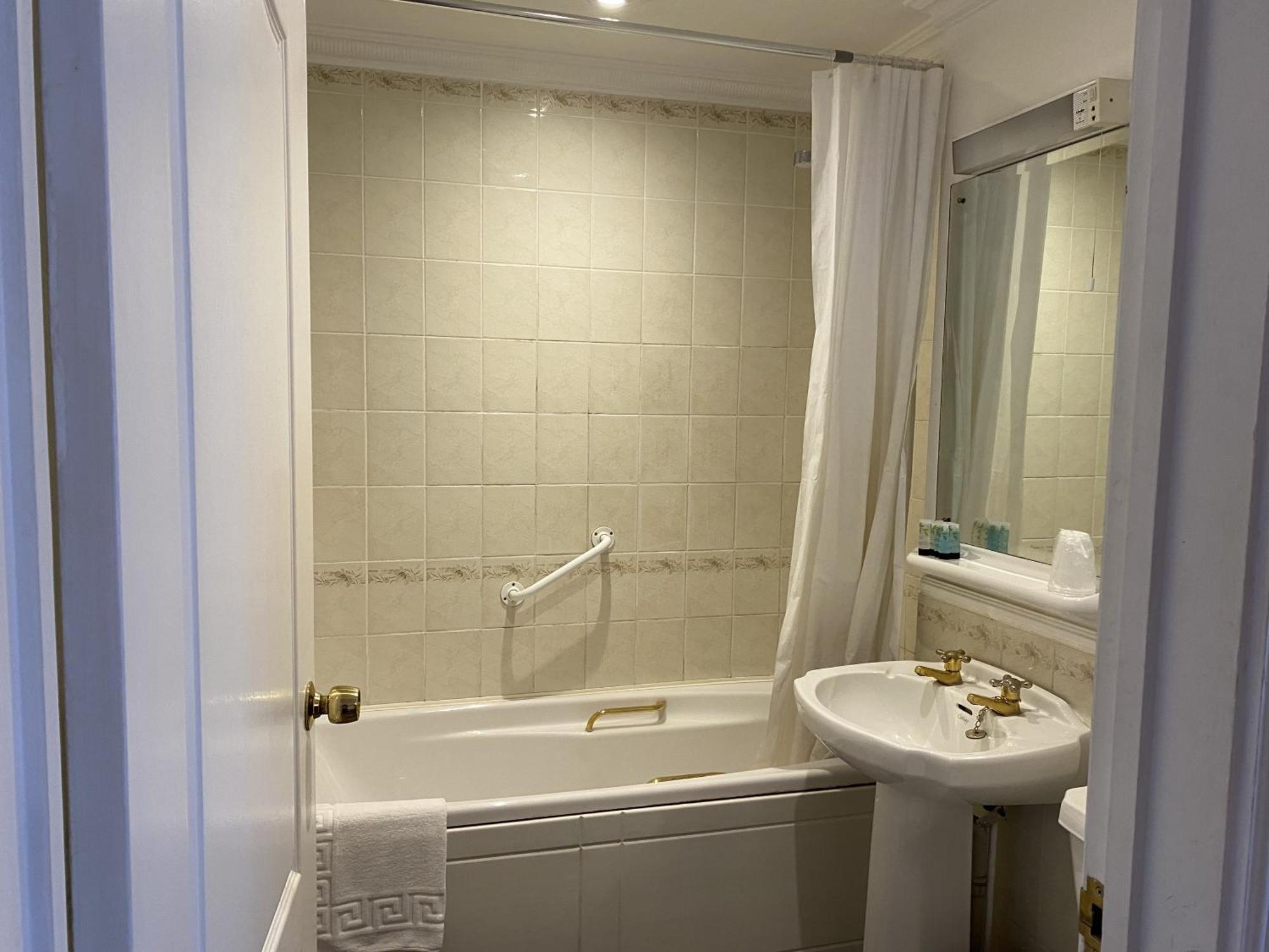 The George Hotel Пенборн Экстерьер фото