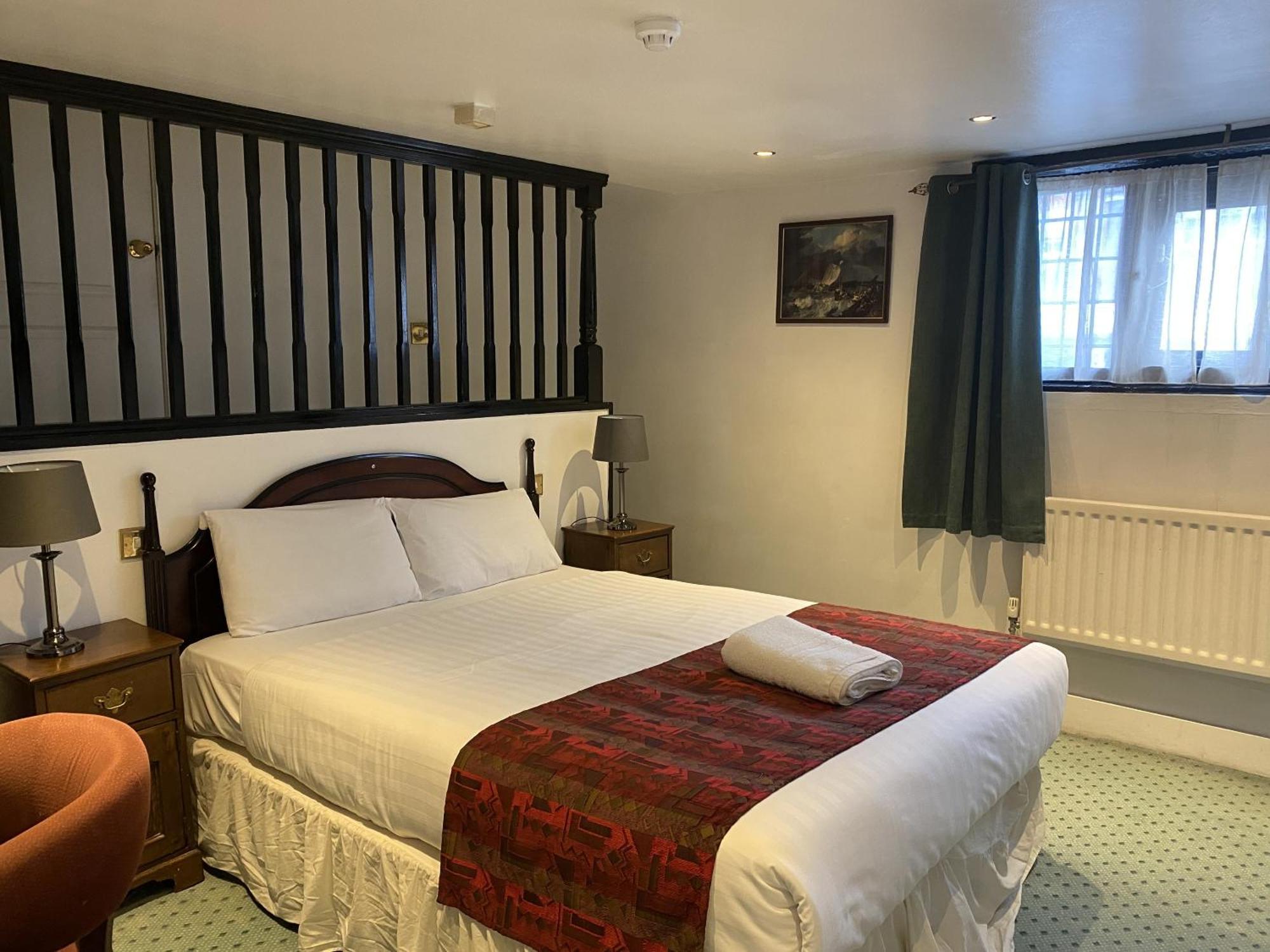 The George Hotel Пенборн Экстерьер фото